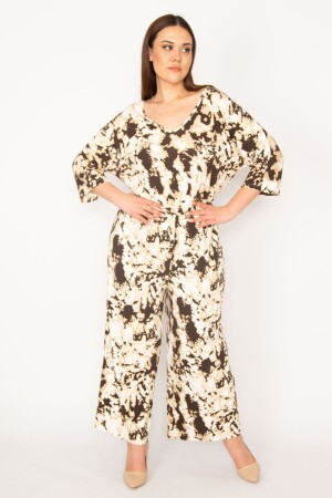 Brauner Damen-Jumpsuit mit weitem Bein und Batikmuster in großer Größe, elastischem Bund und Taschendetail 65n32913 - Şans