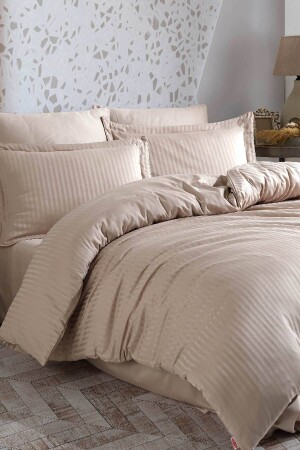 Çizgili Saten Çift Kişilik Jakarlı Nevresim Takımı Bej EFB-RTL-HBY-ÇKSNVR-CZGL - Hobby