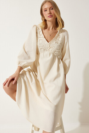 Cremefarbenes Guipure-Detail-Sommerleinenkleid für Damen BP00152 - Happiness İstanbul