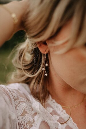 Elegante Ohrringe mit Perlen – vergoldet - Hbtasarim