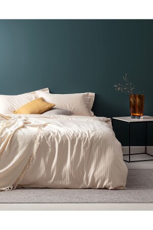 Elicia Çift Kişilik Çizgili Saten Nevresim Takımı - Gold NDS-03-8682116282581 - Madame Coco