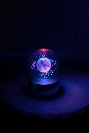 Farbwechselnde LED-beleuchtete Glas-Saturn-Mädchen-Globus-Vollmondlampe, Kristallkugel und goldener Engel-Anhänger GMACSK4242 - 4