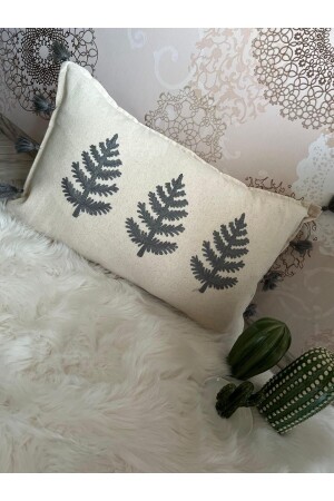 Gri Bahar Model Üç Işlemeli Dikdörtgen Kırlent Kılıfı - Bemonse