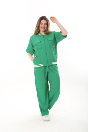 GROSSER DAMENANZUG AUS AYROBIN-STOFF, GRÜN GESTREIFT, KURZARM - Xl Modam