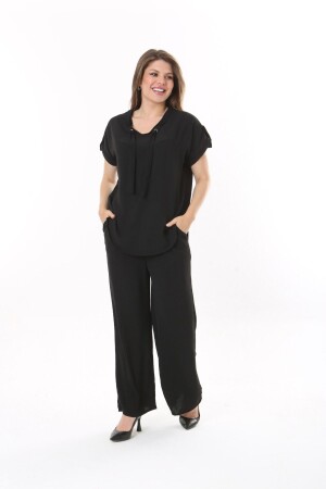 Kleidung in Übergröße ist sowohl schick als auch bequem. Schwarzer Anzug aus flexiblem Stoff mit Krawattenkragen - Xlargebutik