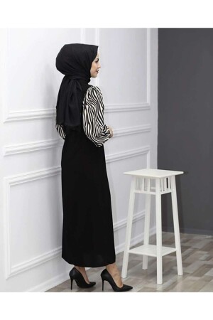 Langes Hijab-Kleid mit Zebramuster – Schwarz ZERAA-678 - 3