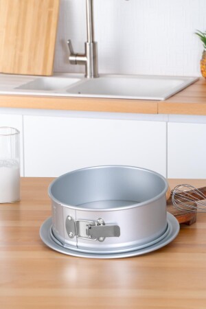 Mate Yuvarlak Kelepçeli Kek Kalıbı - 31 cm - Acar