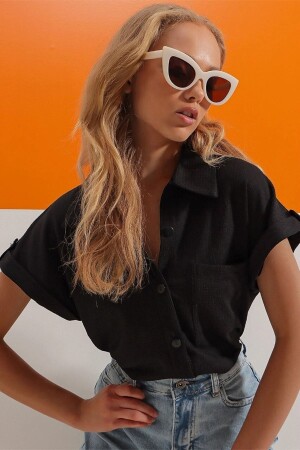 Schwarzes strukturiertes Hemd mit doppelten kurzen Ärmeln für Damen ALC-X8724 - Trend Alaçatı Stili
