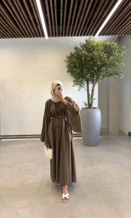 Selen Büzgü Kemerli Elbise - Kahve - Duendeca