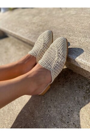 Sue Beige Stroh bestickte Hausschuhe mit geschlossener Vorderseite SLIPPER-1 BEIGE - TRODONS