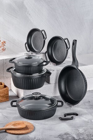 Valeriya Döküm 9 Parça Tencere Seti - Taç