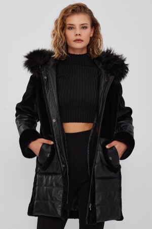 Virginia Kadın Kapüşonlu Yakası Kürklü Uzun Peluş Kaban - Derimod