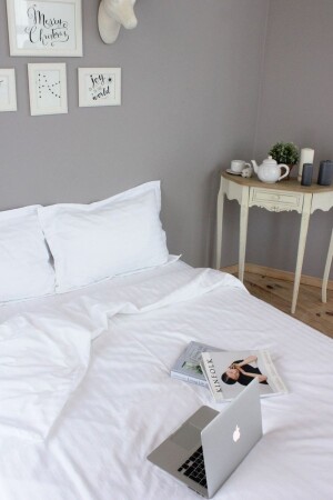 Weiß gestreiftes King-Size-Bettbezug-Set aus Baumwollsatin bilgiliwhite - METİNEV